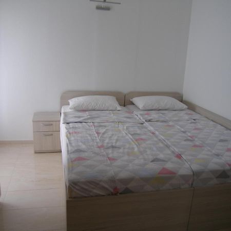 Apartmani Matela Petrcane Exterior foto