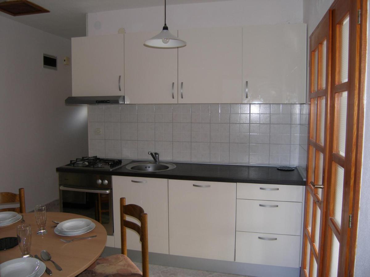 Apartmani Matela Petrcane Exterior foto